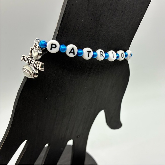 Patriots Themed Beaded Bracelet - Picture 3 of 3